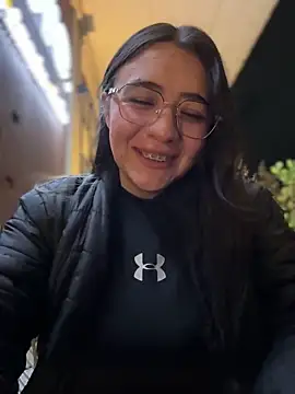 Snapshot of vaneelee chatting on 04/10/26, 03:23 vaneelee online show from 04/10/26, 03:23