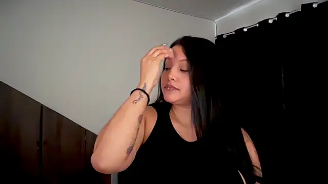 MarcellaGriffin online show from 10/27/25, 06:56