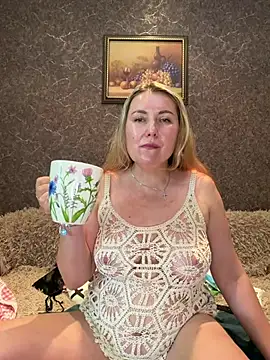 Katti Kissa online show from 06/14/26, 10:06
