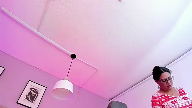 Inndrahot online show from 12/13/24, 03:49