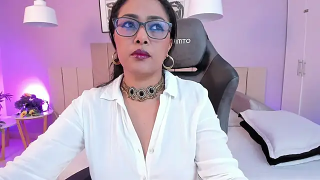 Inndrahot online show from 02/16/25, 02:53