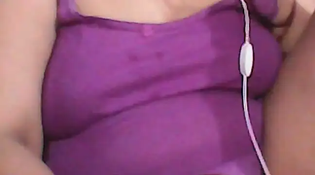 Snapshot of giga-bite chatting on 12/13/24, 04:38 giga-bite online show from 12/13/24, 04:38