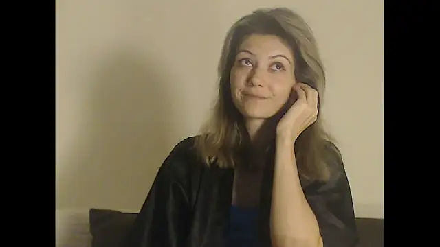 Snapshot of Miss_Cookie chatting on 12/17/24, 05:15 Miss Cookie online show from 12/17/24, 05:15