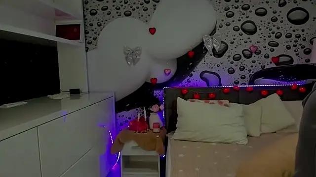 AlmaFancy online show from 02/02/26, 07:29