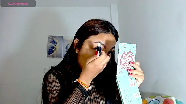 Snapshot of Kylie_loveee chatting on 11/29/25, 01:58 Kylie loveee online show from 11/29/25, 01:58