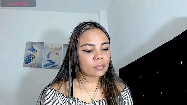 Snapshot of Kylie_loveee chatting on 03/01/26, 10:45 Kylie loveee online show from 03/01/26, 10:45