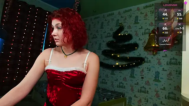 Snapshot of SmokyRose chatting on 12/19/25, 12:12 SmokyRose online show from 12/19/25, 12:12