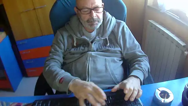 Tango128 online show from 10/28/25, 10:41