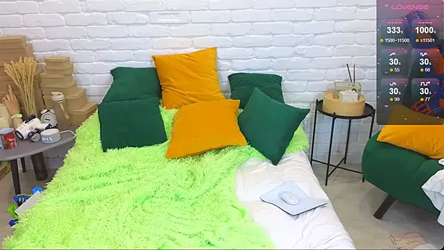 Snapshot of LandelRay chatting on 03/08/25, 06:47 LandelRay online show from 03/08/25, 06:47