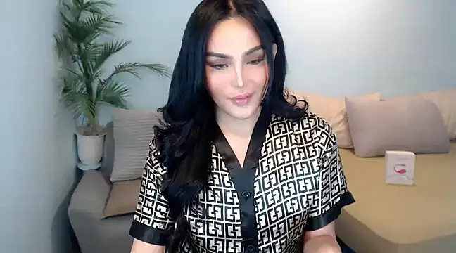 Snapshot of PrettyWomanxxx chatting on 02/21/25, 07:43 PrettyWomanxxx online show from 02/21/25, 07:43