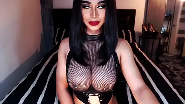 Snapshot of MassiveCockxMistress chatting on 11/02/25, 05:21 MassiveCockxMistress online show from 11/02/25, 05:21