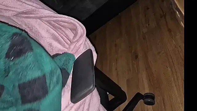 -luckybong- online show from 03/09/25, 09:14