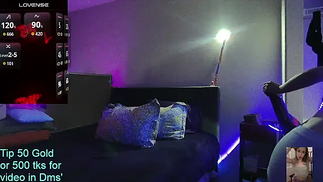 Snapshot of Blondiewithanass chatting on 06/24/26, 03:38 Blondiewithanass online show from 06/24/26, 03:38