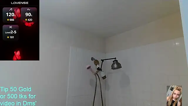 Snapshot of Blondiewithanass chatting on 06/27/26, 01:10 Blondiewithanass online show from 06/27/26, 01:10