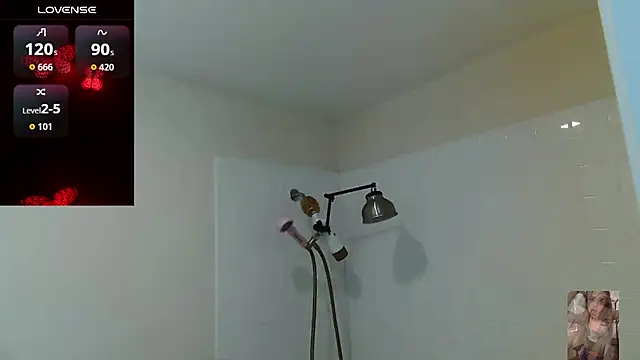 Snapshot of Blondiewithanass chatting on 07/10/26, 11:51 Blondiewithanass online show from 07/10/26, 11:51