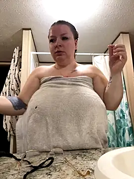 Snapshot of Blondiee_x chatting on 09/18/25, 06:32 Blondiee x online show from 09/18/25, 06:32