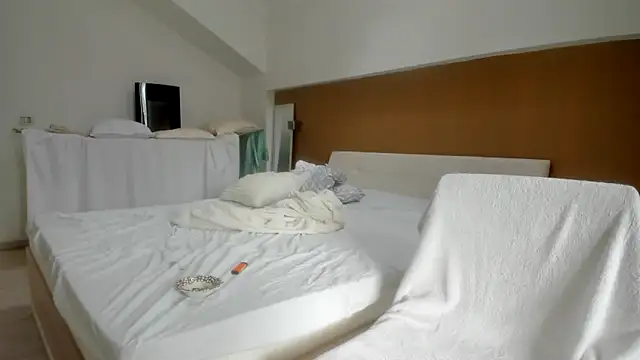 woolfiie online show from 10/16/25, 08:37