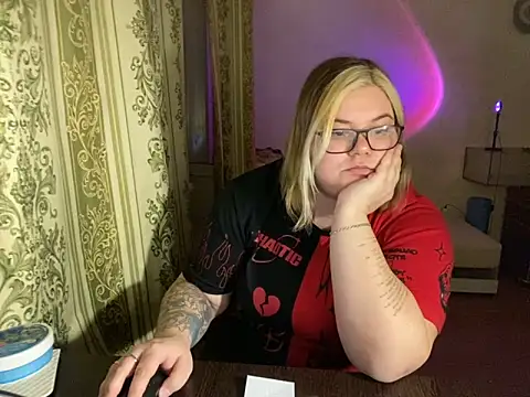 Kira Magni online show from 02/04/25, 03:15
