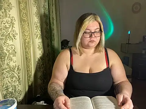Kira Magni online show from 02/09/25, 04:29
