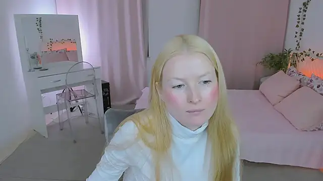 Snapshot of Laly_Peach chatting on 05/28/26, 08:11 Laly Peach online show from 05/28/26, 08:11