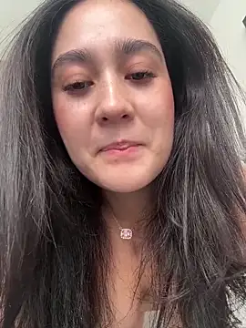 Nina lovi online show from 05/08/26, 08:58