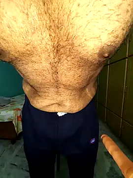 hornyindianmale82 online show from 10/27/25, 10:41