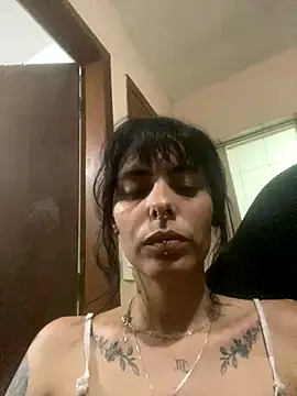 Snapshot of Sarah-safada chatting on 12/04/25, 11:24 Sarah-safada online show from 12/04/25, 11:24
