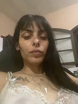 Snapshot of Sarah-safada chatting on 03/15/26, 01:00 Sarah-safada online show from 03/15/26, 01:00