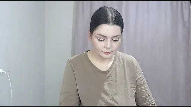 Snapshot of ohhhMie chatting on 11/30/25, 03:49 ohhhMie online show from 11/30/25, 03:49