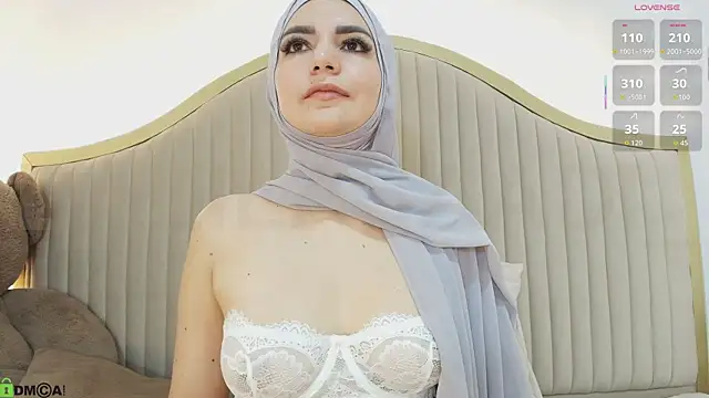 dalilasaadi  online show from 09/18/25, 04:20