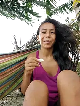 Luna-Natural online show from 10/27/25, 04:00