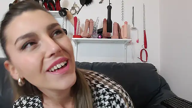 nicole 98 online show from 02/10/25, 04:58