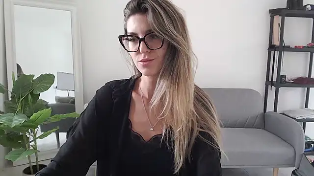 nicole 98 online show from 11/19/25, 10:37