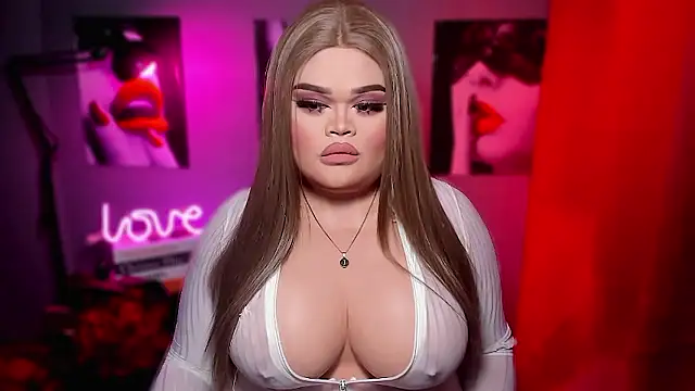 Snapshot of KarolinaThompson chatting on 01/07/26, 07:44 KarolinaThompson online show from 01/07/26, 07:44