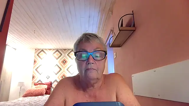 GrannyChrissy68 online show from 09/14/25, 01:32