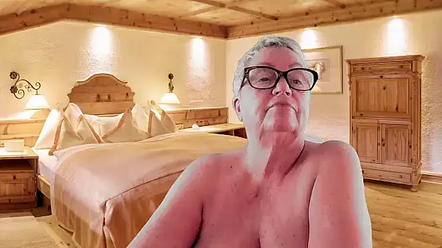 GrannyChrissy68 online show from 02/20/26, 06:08