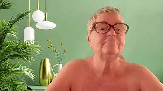 GrannyChrissy68 online show from 03/24/26, 01:27