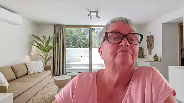 Snapshot of GrannyChrissy68 chatting on 05/12/26, 01:19 GrannyChrissy68 online show from 05/12/26, 01:19