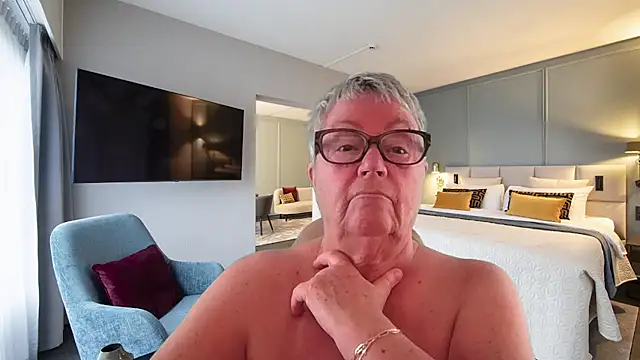 Snapshot of GrannyChrissy68 chatting on 05/19/26, 02:34 GrannyChrissy68 online show from 05/19/26, 02:34