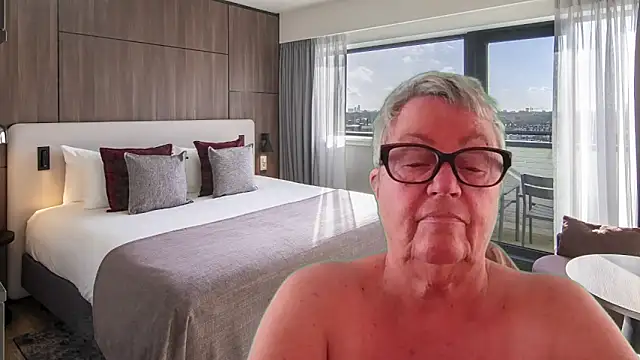 Snapshot of GrannyChrissy68 chatting on 05/20/26, 01:17 GrannyChrissy68 online show from 05/20/26, 01:17