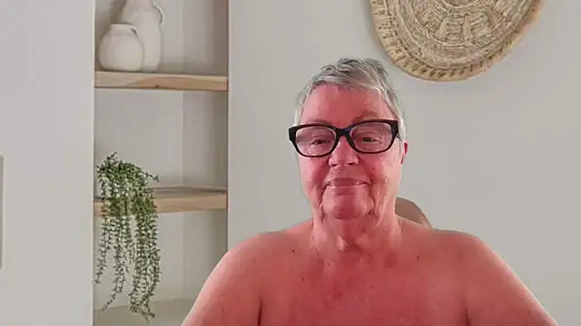 Snapshot of GrannyChrissy68 chatting on 05/27/26, 12:46 GrannyChrissy68 online show from 05/27/26, 12:46