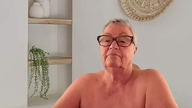 Snapshot of GrannyChrissy68 chatting on 05/28/26, 12:46 GrannyChrissy68 online show from 05/28/26, 12:46