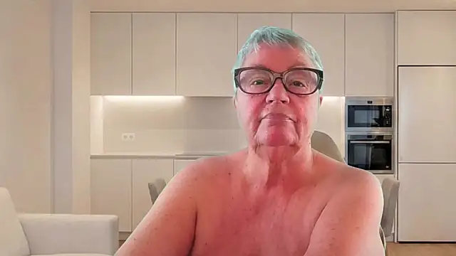 Snapshot of GrannyChrissy68 chatting on 06/10/26, 02:49 GrannyChrissy68 online show from 06/10/26, 02:49
