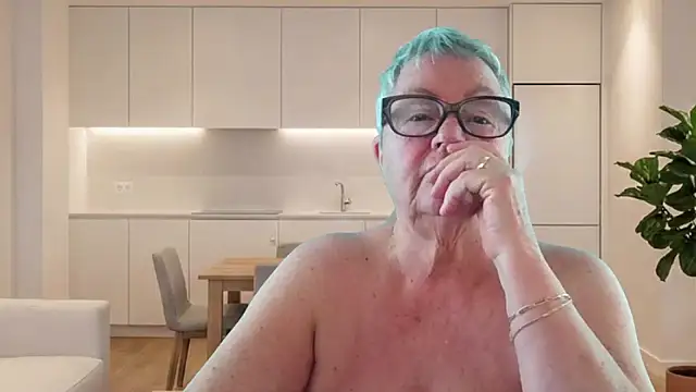 Snapshot of GrannyChrissy68 chatting on 06/11/26, 09:24 GrannyChrissy68 online show from 06/11/26, 09:24