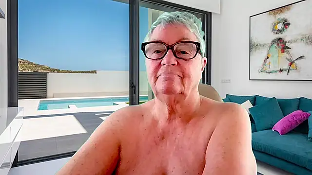 Snapshot of GrannyChrissy68 chatting on 06/14/26, 01:24 GrannyChrissy68 online show from 06/14/26, 01:24