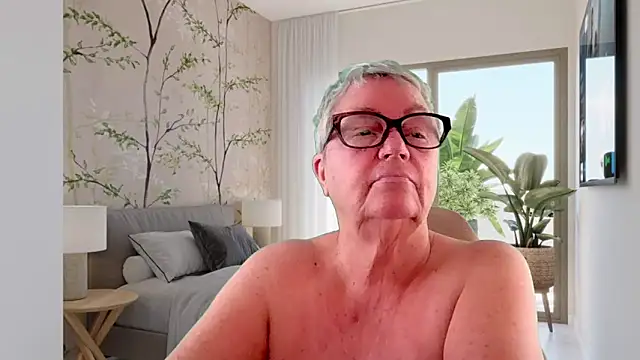 Snapshot of GrannyChrissy68 chatting on 06/17/26, 12:18 GrannyChrissy68 online show from 06/17/26, 12:18