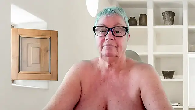 Snapshot of GrannyChrissy68 chatting on 06/18/26, 03:27 GrannyChrissy68 online show from 06/18/26, 03:27
