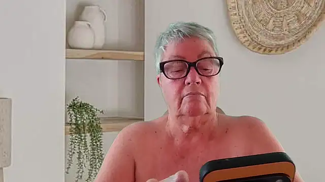 Snapshot of GrannyChrissy68 chatting on 06/26/26, 11:36 GrannyChrissy68 online show from 06/26/26, 11:36