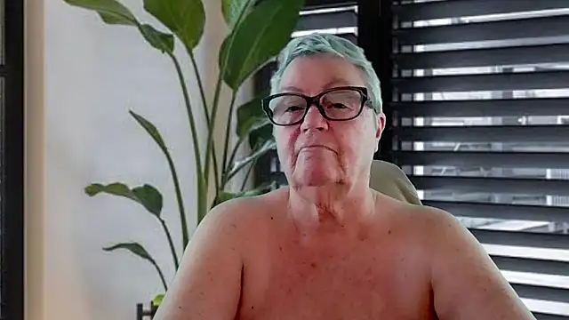 Snapshot of GrannyChrissy68 chatting on 06/29/26, 01:55 GrannyChrissy68 online show from 06/29/26, 01:55