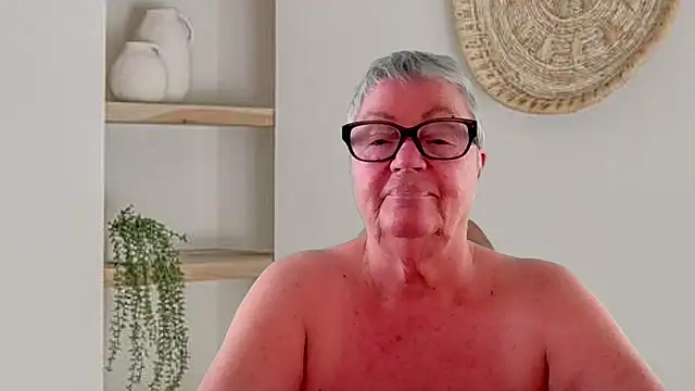 Snapshot of GrannyChrissy68 chatting on 07/03/26, 12:11 GrannyChrissy68 online show from 07/03/26, 12:11